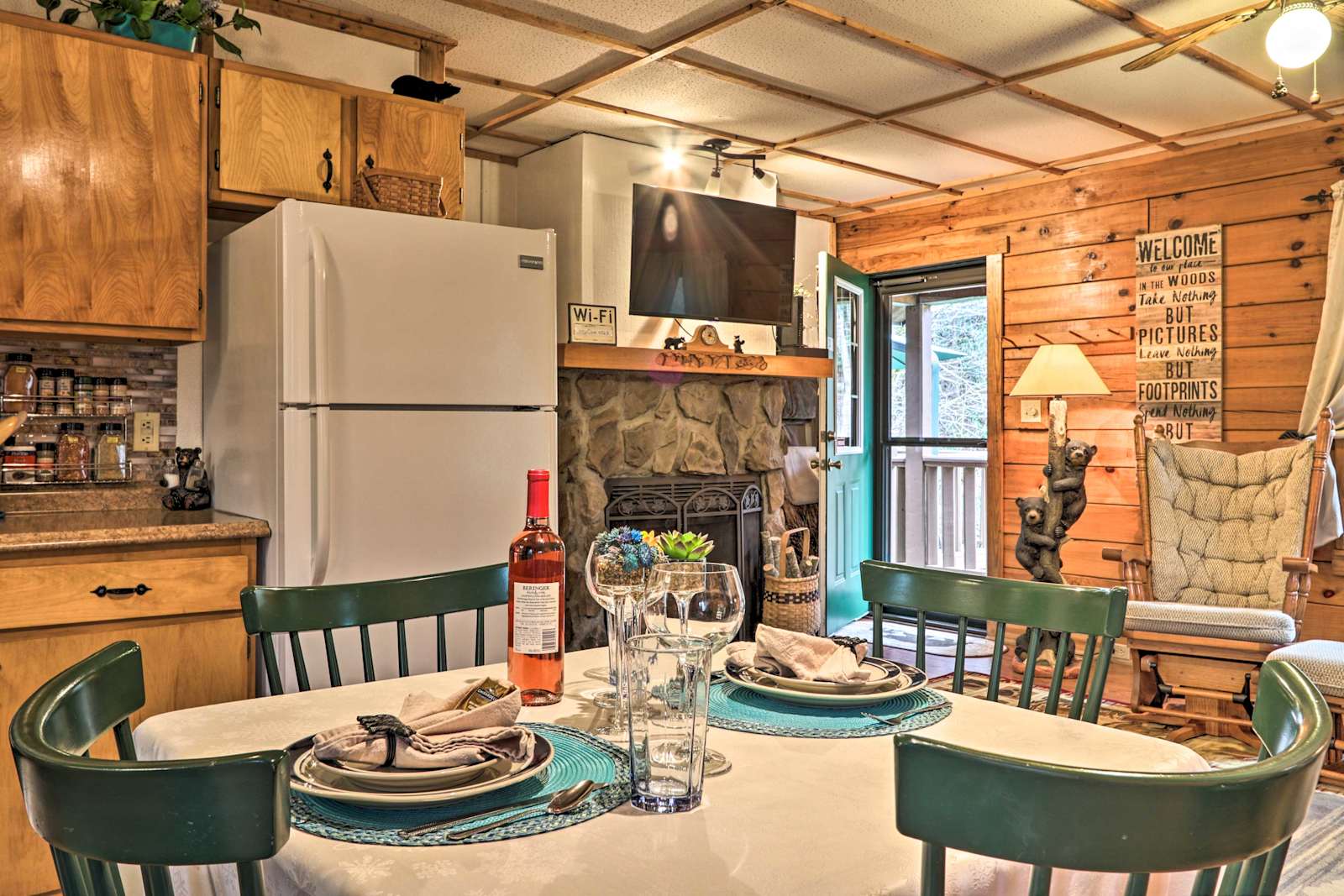 Dining Area | Open Floor Plan