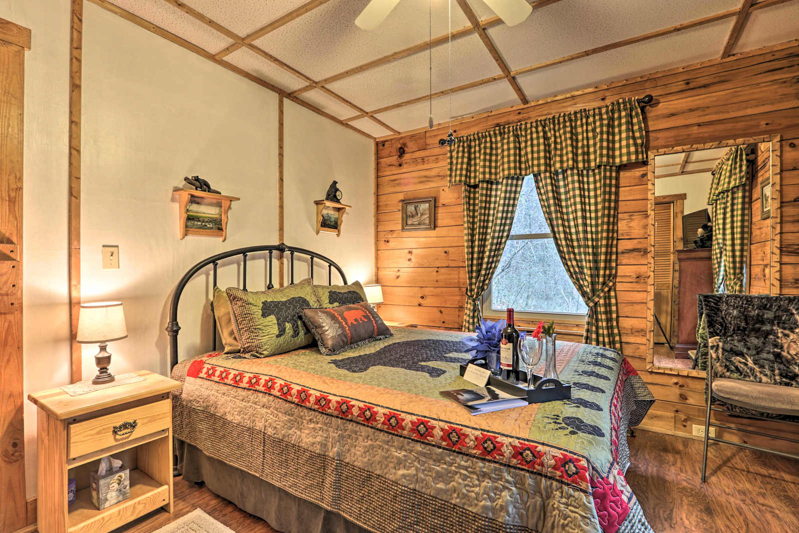 Bedroom 1 | Smart TV