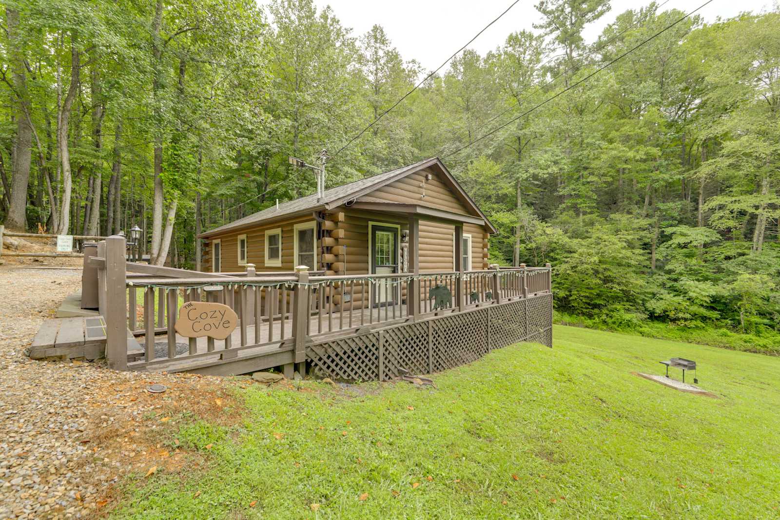 Cabin Exterior | 1-Step Down to Enter | Self Check-In