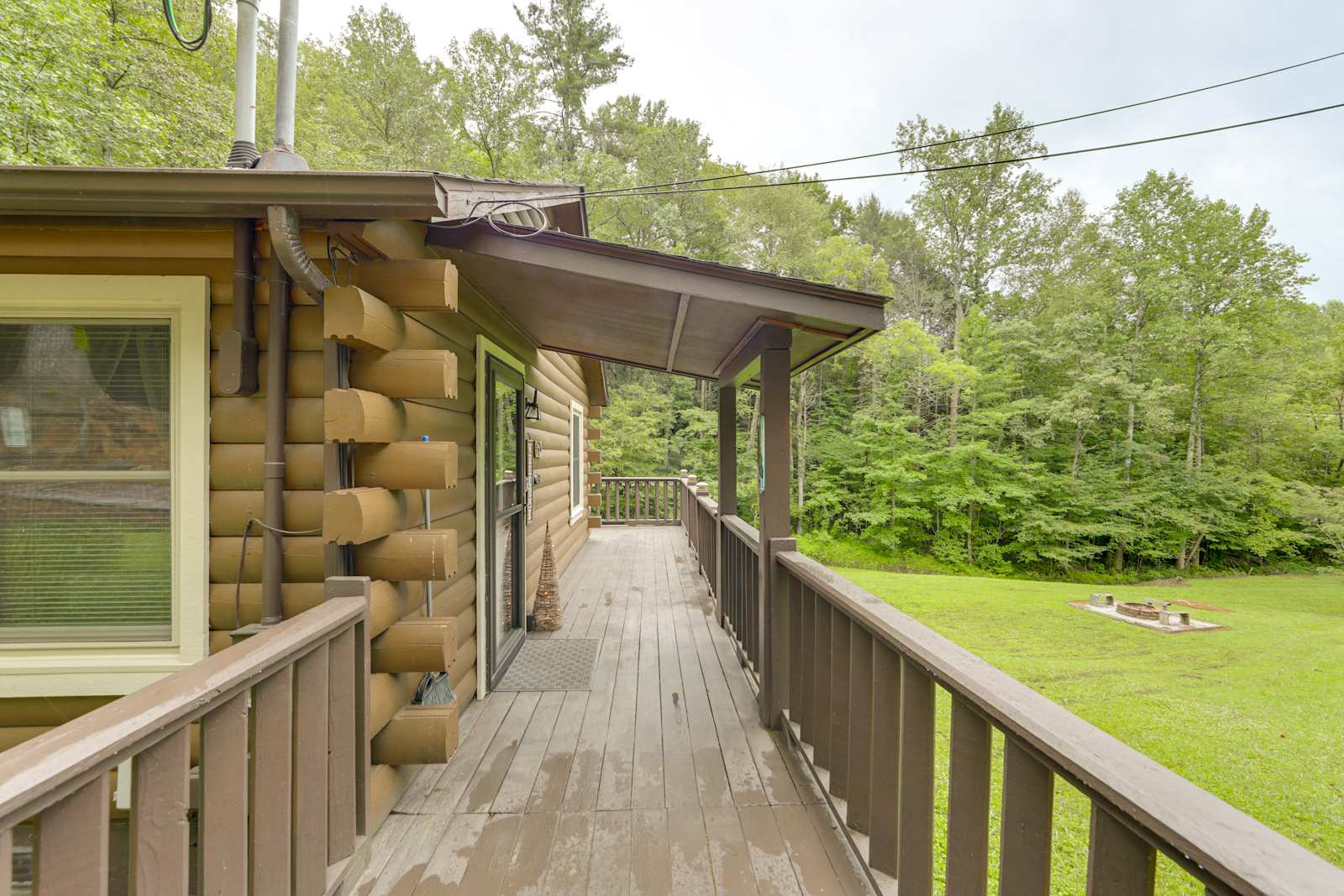 Deck walkway