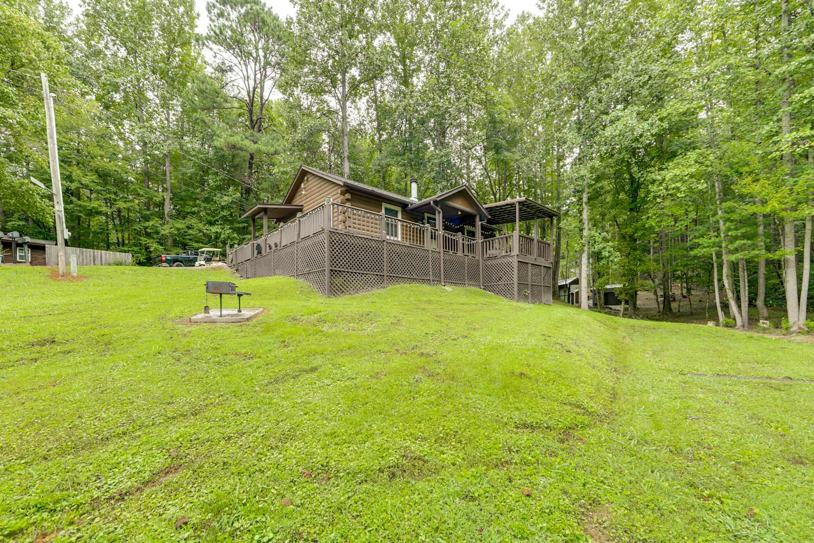 Private Yard | Charcoal Grill | Fire Pit
